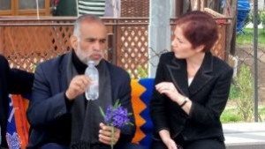Amb. Marie Yovanovitch visits Hovannisian in Freedom Sq., two weeks into the latter's hunger strike in March 2011. 