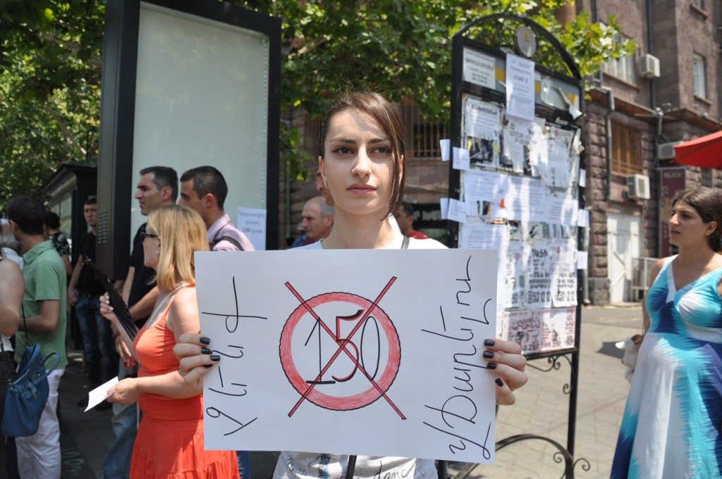 The protests against bus fare hikes in Yerevan gain momentum. "We won't pay 150 drams!" (Photo by Nayiry Ghazarian, The Armenian Weekly)