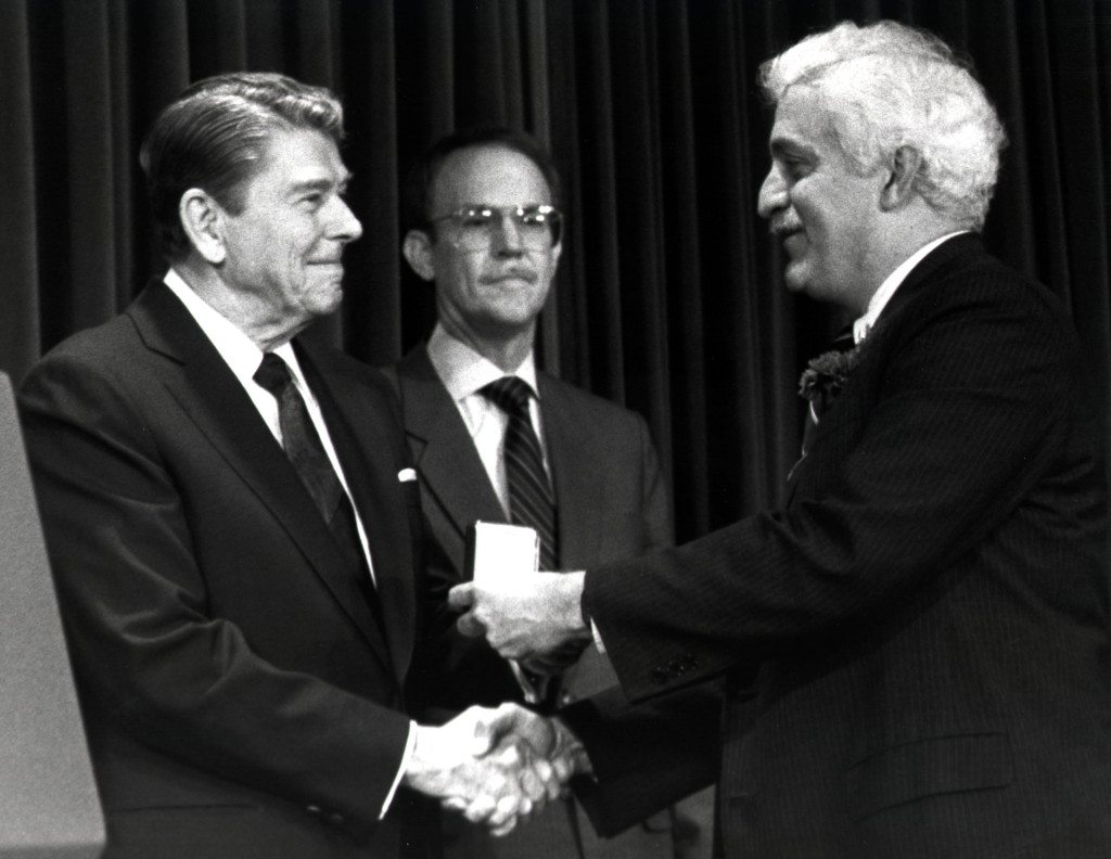 President Ronald Reagan presents the National Medal of Technology to Damadian, 1988. 