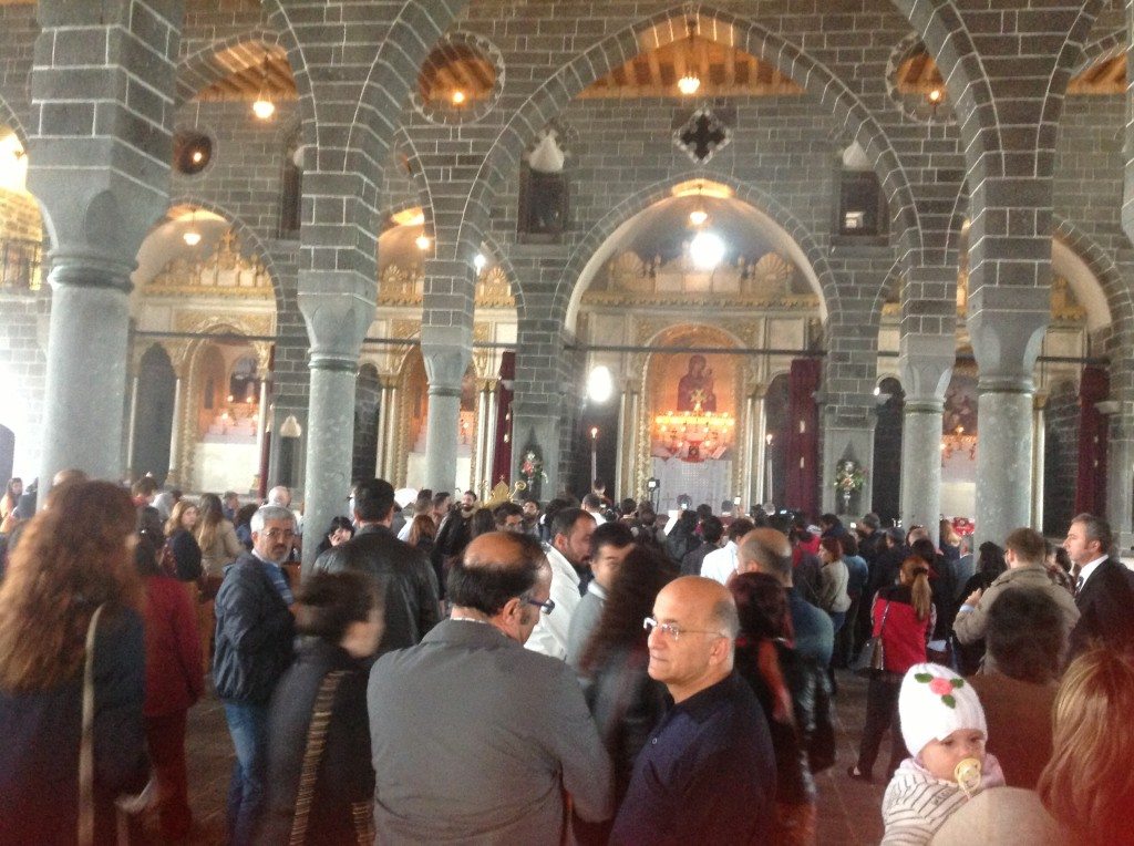 Hundreds arrive in anticipation of Easter Mass at Sourp Giragos (Photo by Guisor Akkum, The Armenian Weekly)