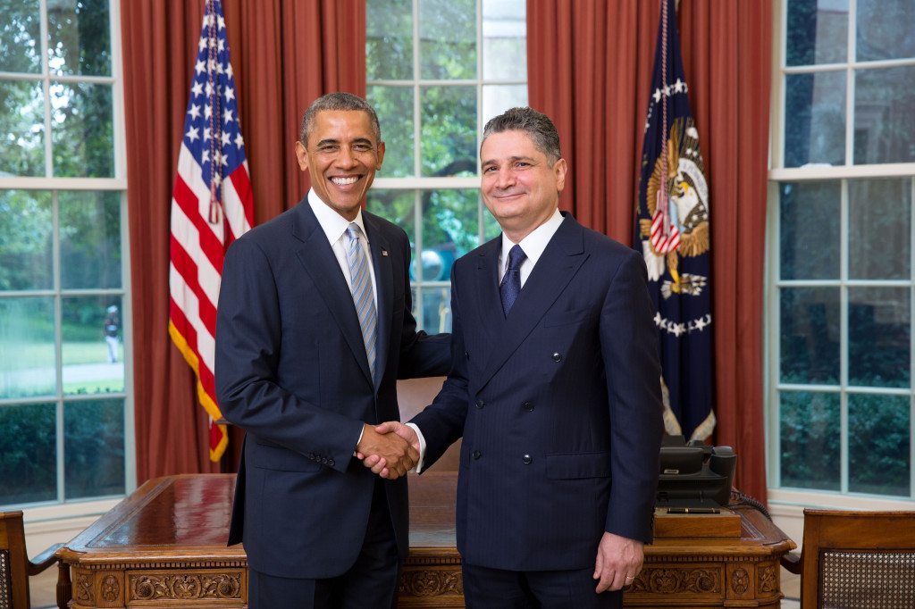 Amb. Tigran Sargsyan presents credentials to Obama