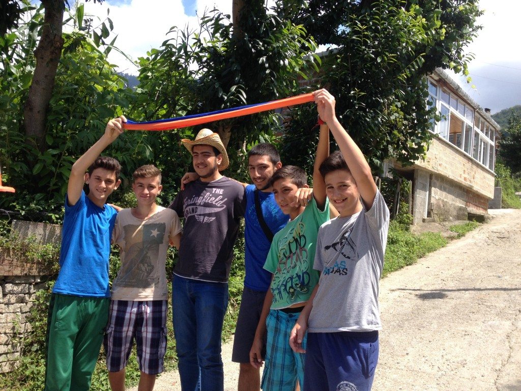 Two of the Beirutsi Ungers with some of the Hamshentsi children