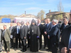 President Sarkisian, former Minister of Health Dumanyan, and other high-ranking officials and priests at the groundbreaking ceremony of the diagnostic center in October 2012