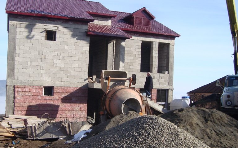 The Hayastan All-Armenian Fund is building a community center in Mushkapat, a village in Artsakh’s Martuni region. 