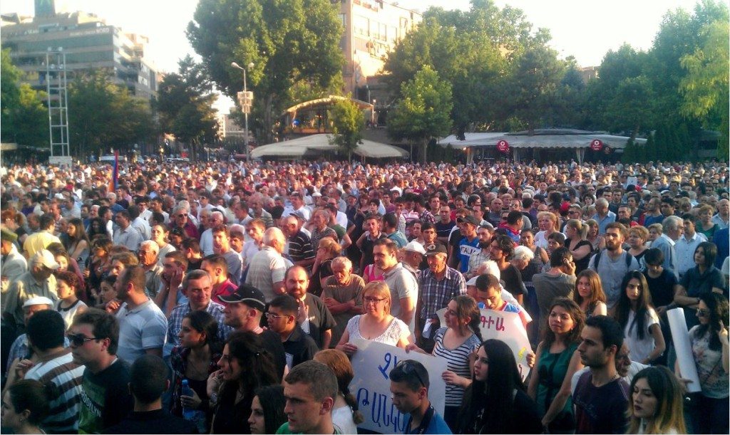 Thousands of people gathered in Yerevan’s Liberty Square on June 19 (Photo: Serouj Aprahamian)