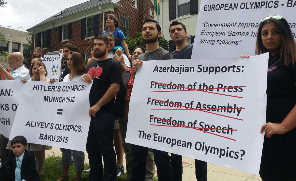 A scene from the protest (Photos: Carina Khanjian and Armen Sahakyan) 