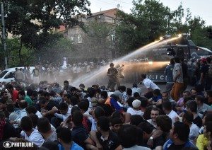 Security forces backed up by a powerful water cannon used force to unblock Marshal Bagramian Avenue at the end of a nine-hour standoff on Tuesday morning (Photo: Photolure)