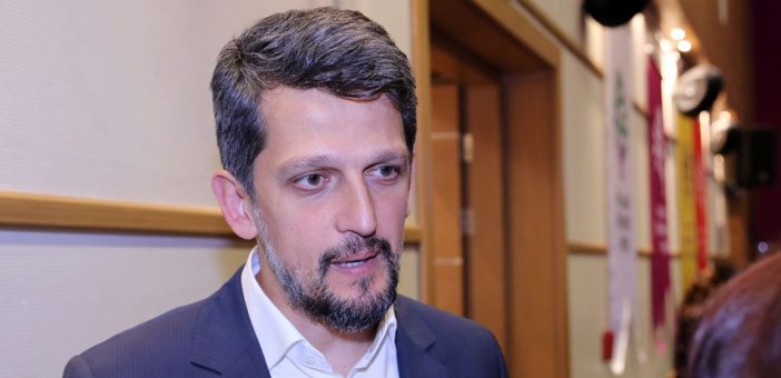 Paylan speaking to reporters outside of HDP Istanbul headquarters (Photo – Agos)
