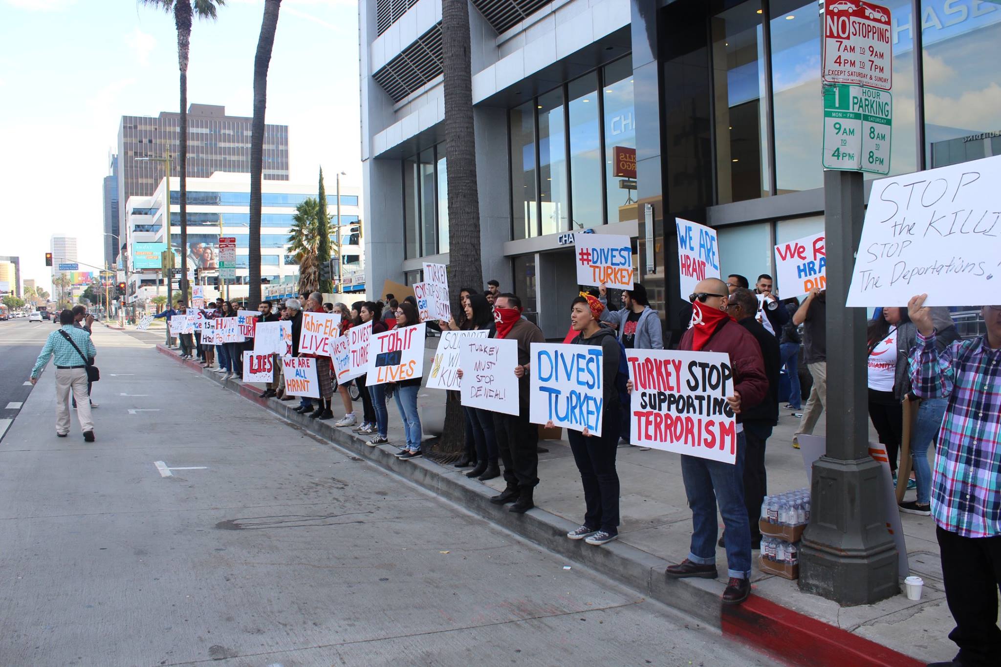 Dozens of local activists and community members gathered at the Turkish Consulate in Los Angeles  to protest the assassination of human rights activist and lawyer Tahir Elçi.