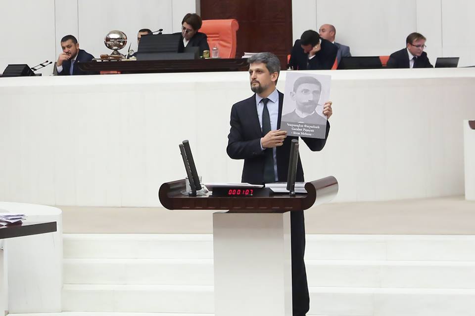 Paylan during his address to Parliament on April 21, during which he called for an investigation into the killing of Armenian members of the Turkish Parliament during the Armenian Genocide (Photo: Garo Paylan Facebook page)