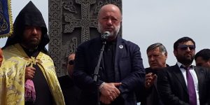 On April 24, Akhaltskha Mayor Giorgi Kopadze joined the Armenian community, who gathered at the memorial khatchkar (Photo: akhaltskha.net)