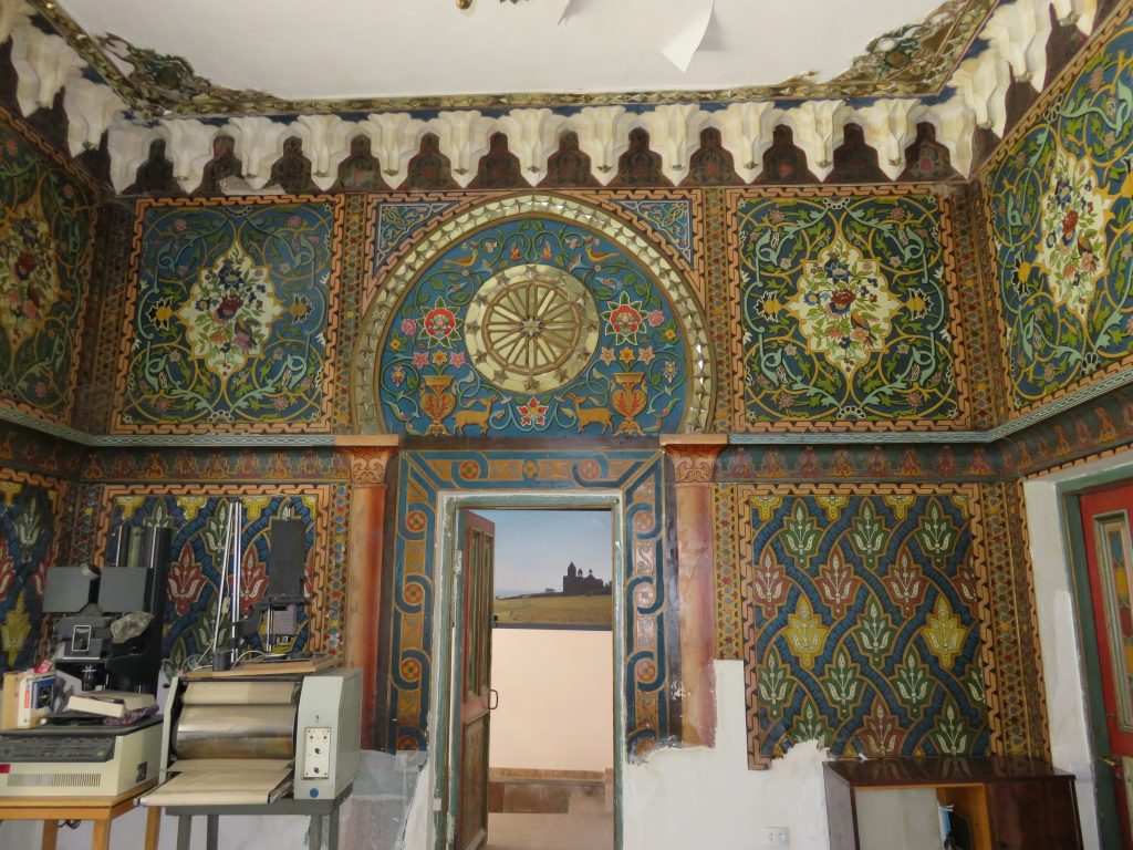 Interior of a Yerevan building built in 1853 (Photo: Knarik O. Meneshian)