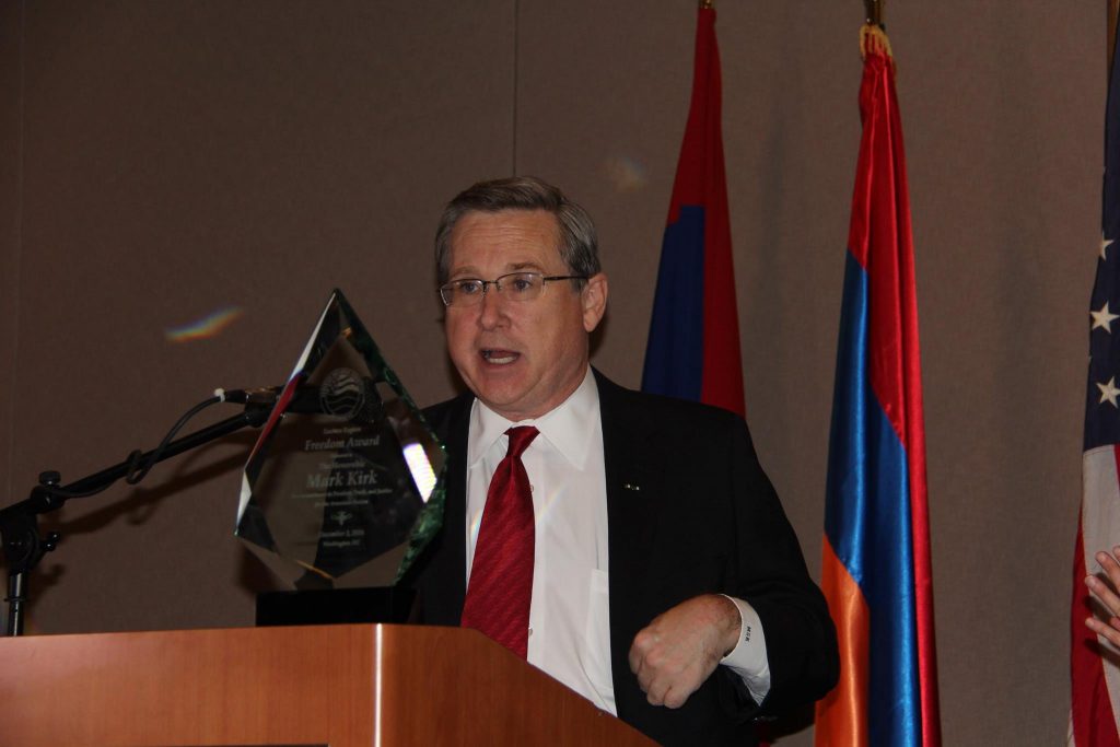 Honoree Sen. Mark Kirk accepting his award