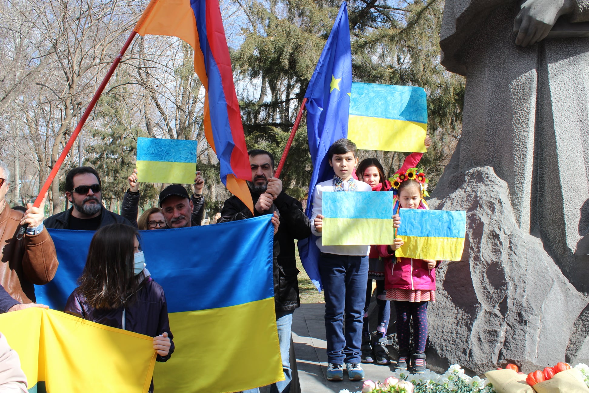 Ереван украина. Украинцы в Армении. Армения и Украина. Украинцы в Ереване. Украина против Армении.