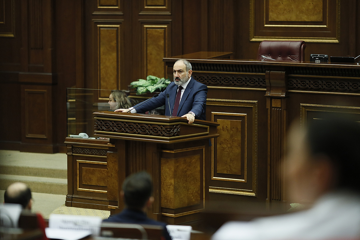 Prime Minister Pashinyan said he was ready to take in the ethnic Armenians  of Nagorno-Karabakh' - France 24