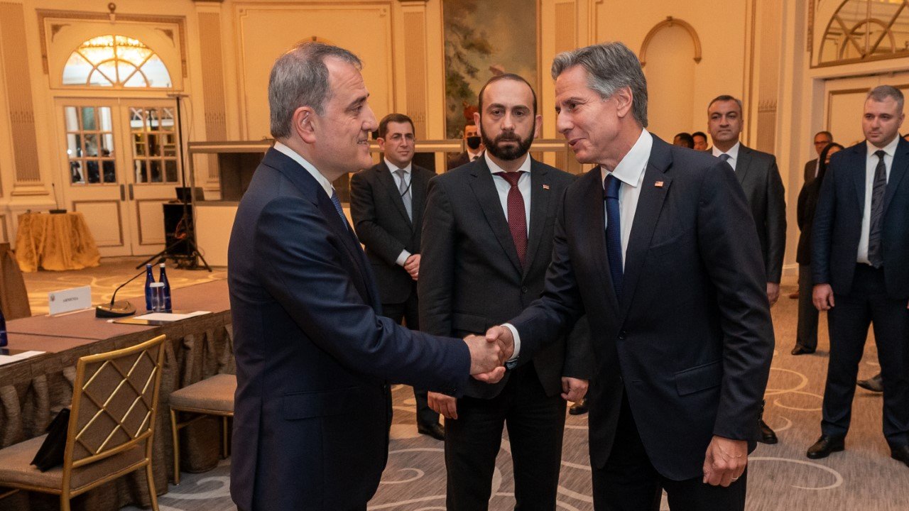 Azerbaijani Foreign Minister Jeyhun Bayramov, Armenian Foreign Minister Ararat Mirzoyan, and US Secretary of State Antony Blinken (Antony Blinken, September 19)