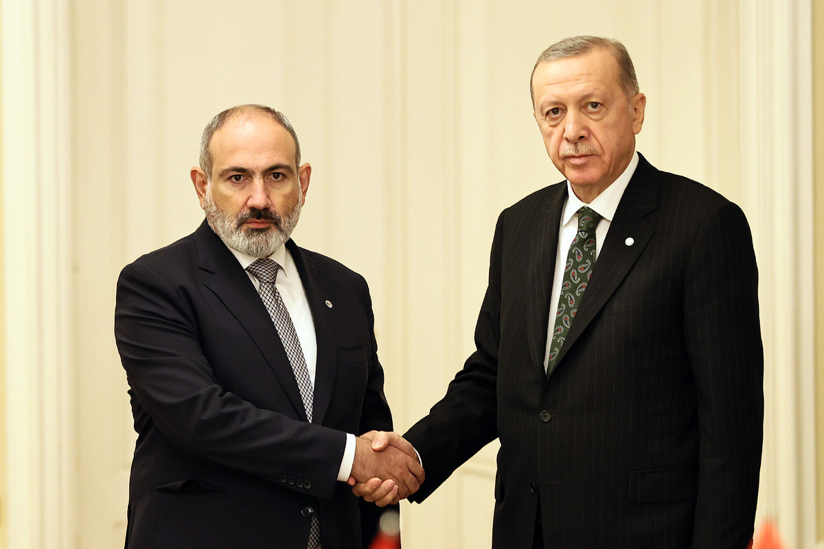 Armenian Prime Minister Nikol Pashinyan and Turkish President Recep Tayyip Erdogan meet at the European Political Community (RA Prime Minister, October 6)